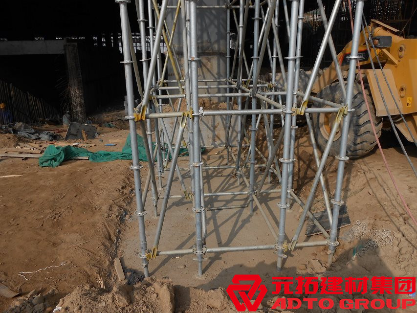 上海盤扣式腳手架生產(chǎn)廠家有幾家？盤扣式腳手架多少錢一噸？