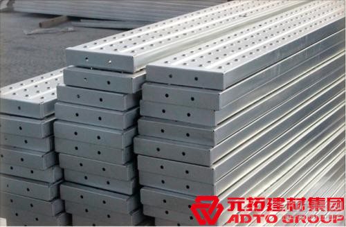 橋梁工程應(yīng)該選擇什么建筑模板？